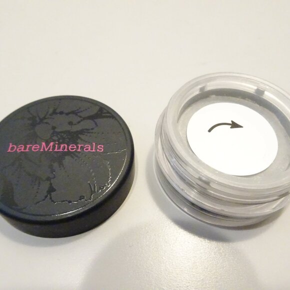 i.d. bareMinerals Eyecolor Loose Powder SILVER LINING .02 oz .57 g NEW Eyeshadow - Picture 5 of 5